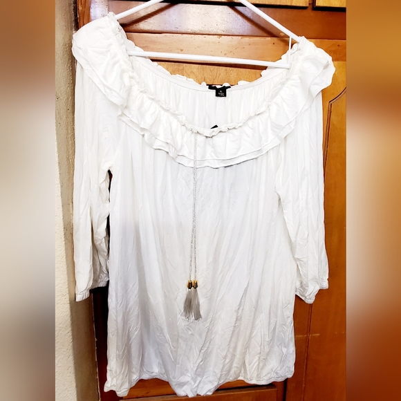 IMAN White Ruffle Top - Picture 2 of 5